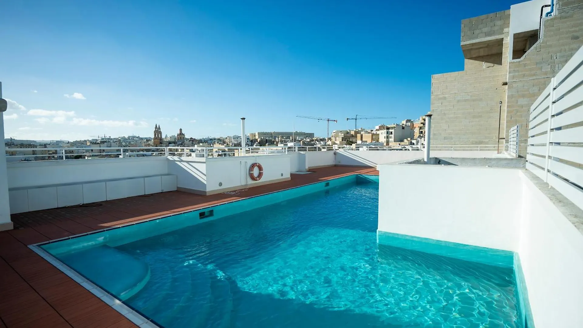 Day'S Inn Hotel And Residence Sliema