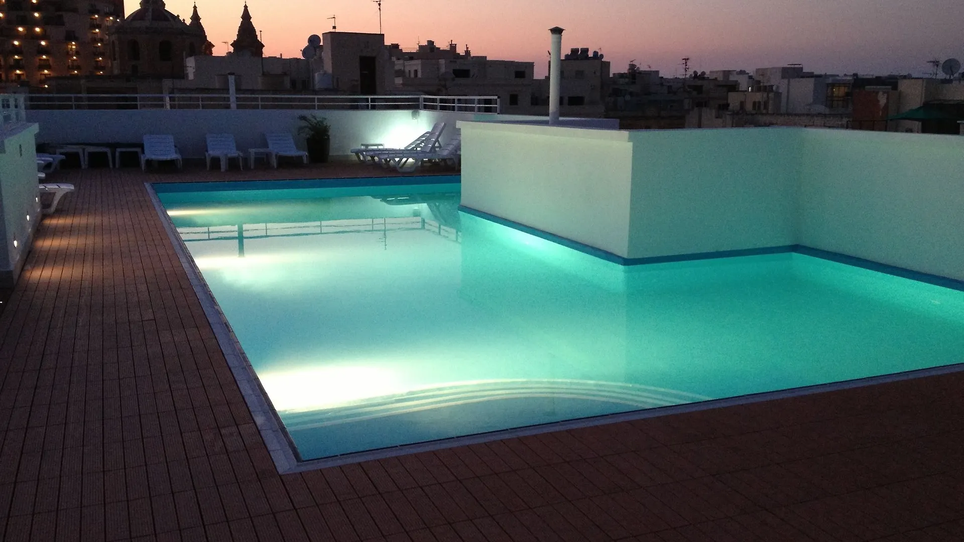 Day'S Inn Hotel And Residence Sliema